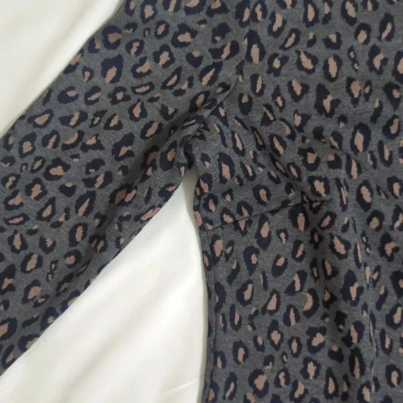 Nicole Miller 3/4 Sleeve Dress Color Grey Leopard Size S - Picture 7 of 14